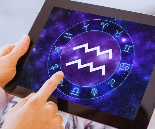 Veliki horoskop do 15. januara za Vodoliju: Saznaj šta te očekuje!