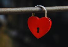 SRCE GOVORI ”DA”, A RAZUM NI DA ČUJE: OVIM znacima se PROŠLOST VRAĆA KAO BUMERANG i neke osobe ih MOLE ZA OPROŠTAJ!