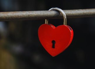 VREME JE PROŠLO, ALI LJUBAV NIKADA NIJE NESTALA: Bivši partner OVIM znacima PRIZNAJE ISTINU i želi novu šansu!