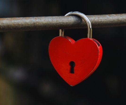VREME JE PROŠLO, ALI LJUBAV NIKADA NIJE NESTALA: Bivši partner OVIM znacima PRIZNAJE ISTINU i želi novu šansu!