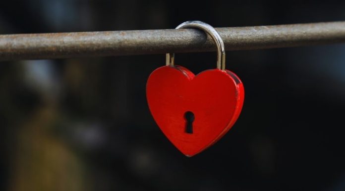 VREME JE PROŠLO, ALI LJUBAV NIKADA NIJE NESTALA: Bivši partner OVIM znacima PRIZNAJE ISTINU i želi novu šansu!